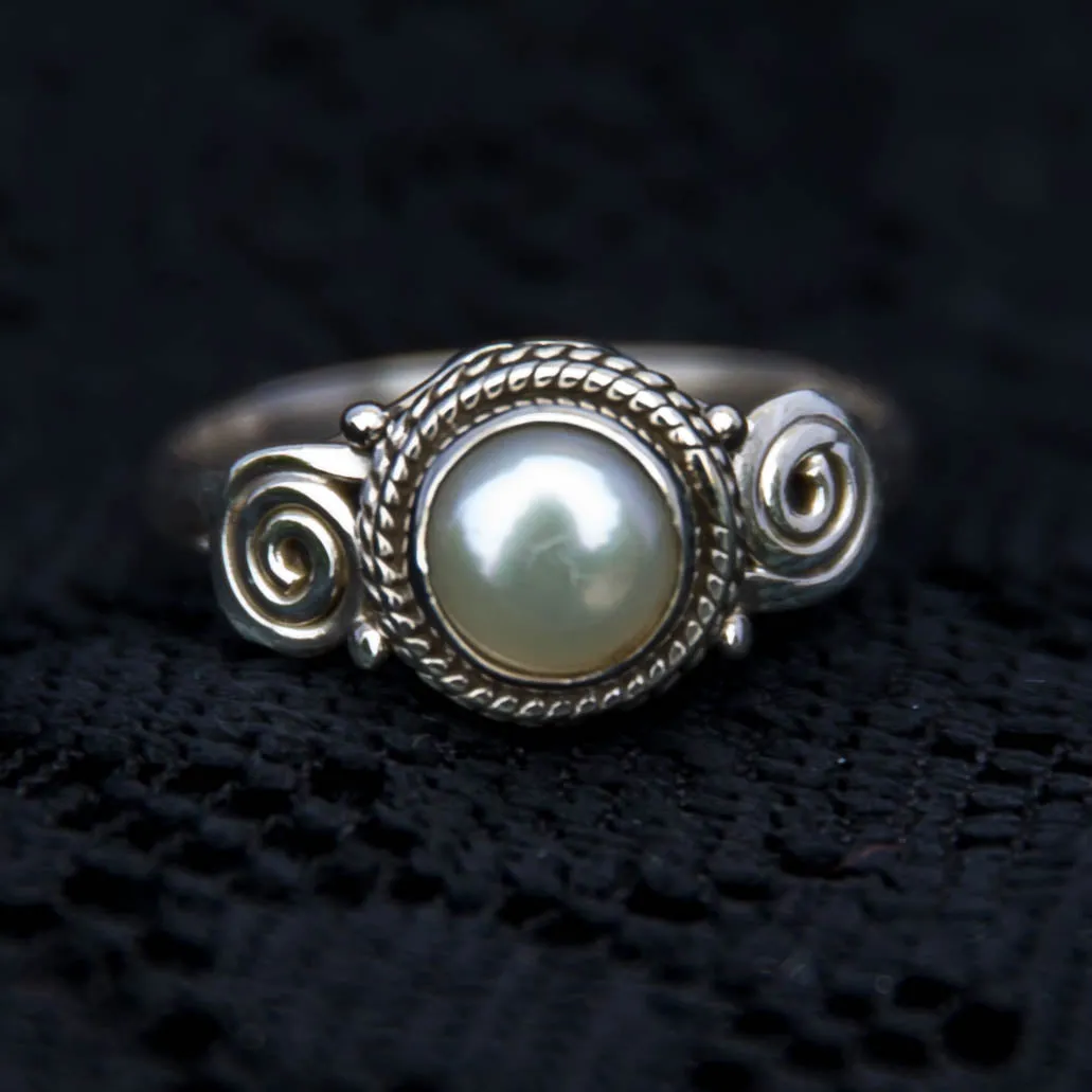 Anand Ring - Silver - Pearl