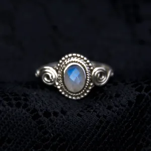 Jai Ring - Silver - Moonstone