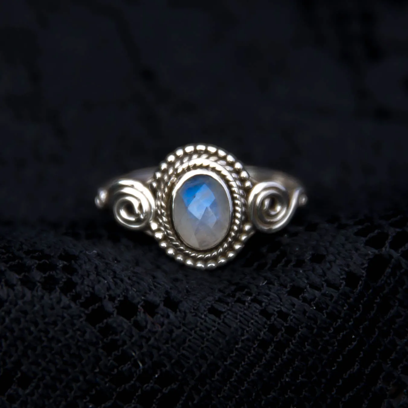 Jai Ring - Silver - Moonstone