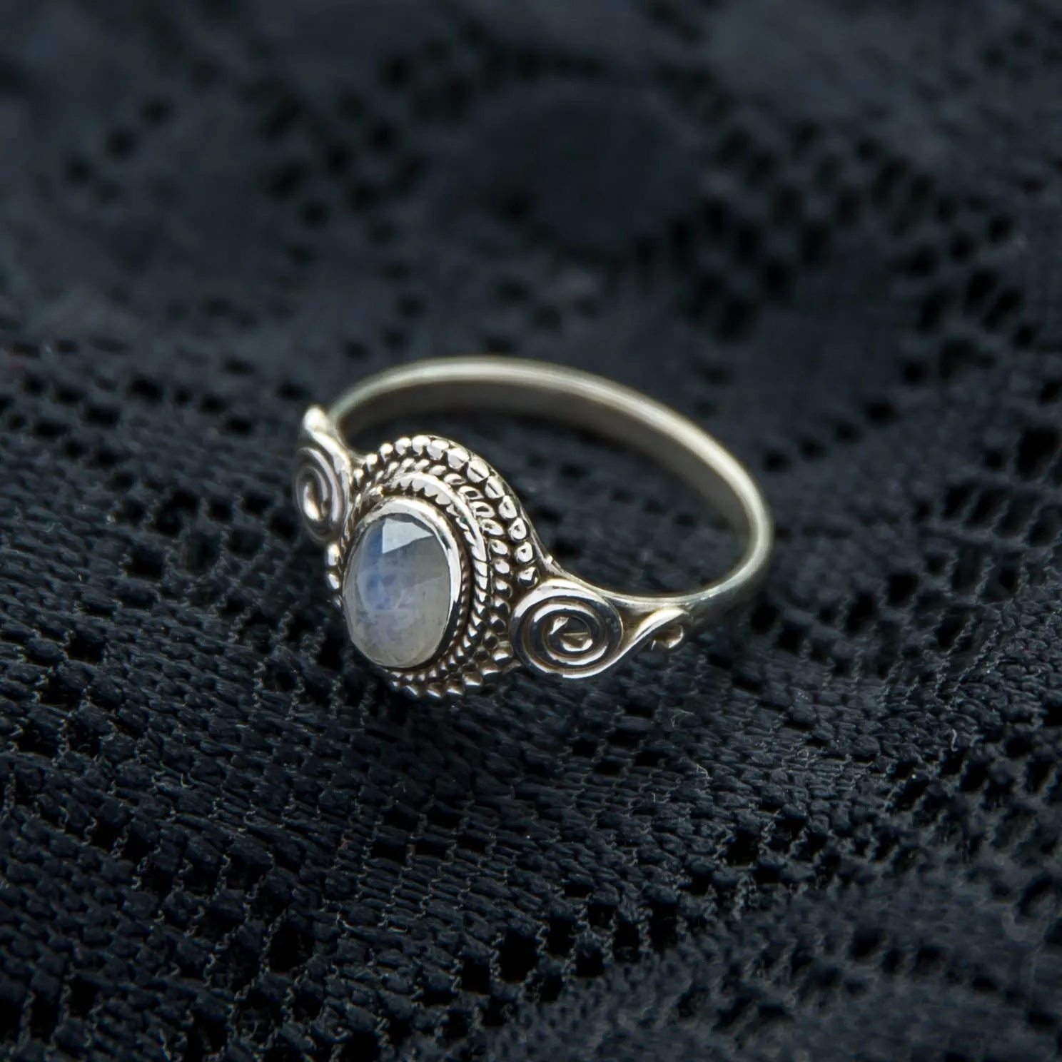 Jai Ring - Silver - Moonstone