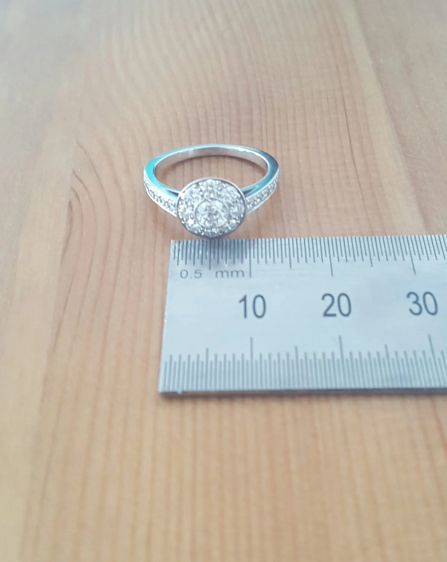 Tiffany & Co. 0.64tcw Diamond Single Circlet Engagement Ring in Platinum
