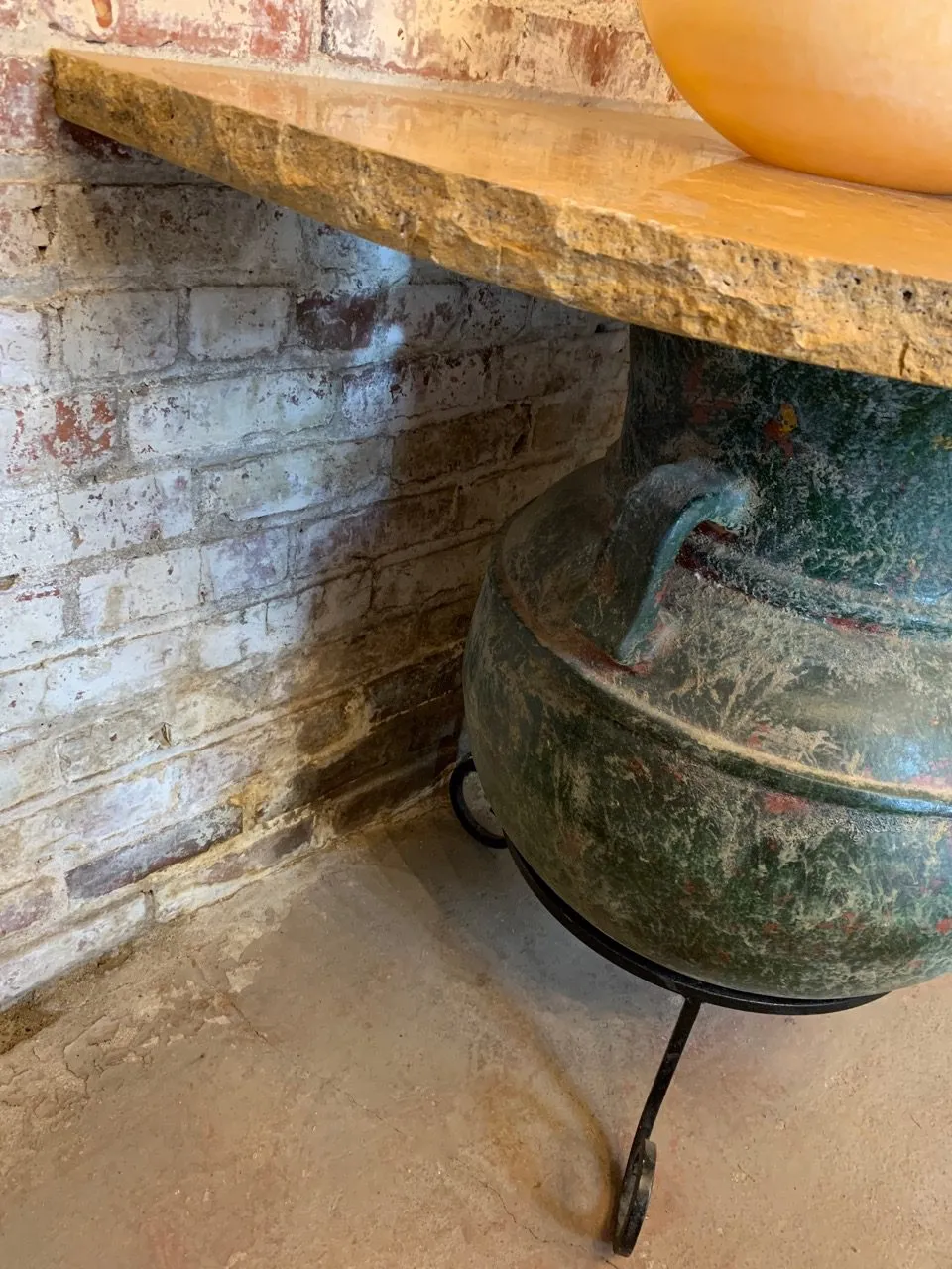 Vanity Custom, Ceramic Pot, Iron Stand, Stone Top