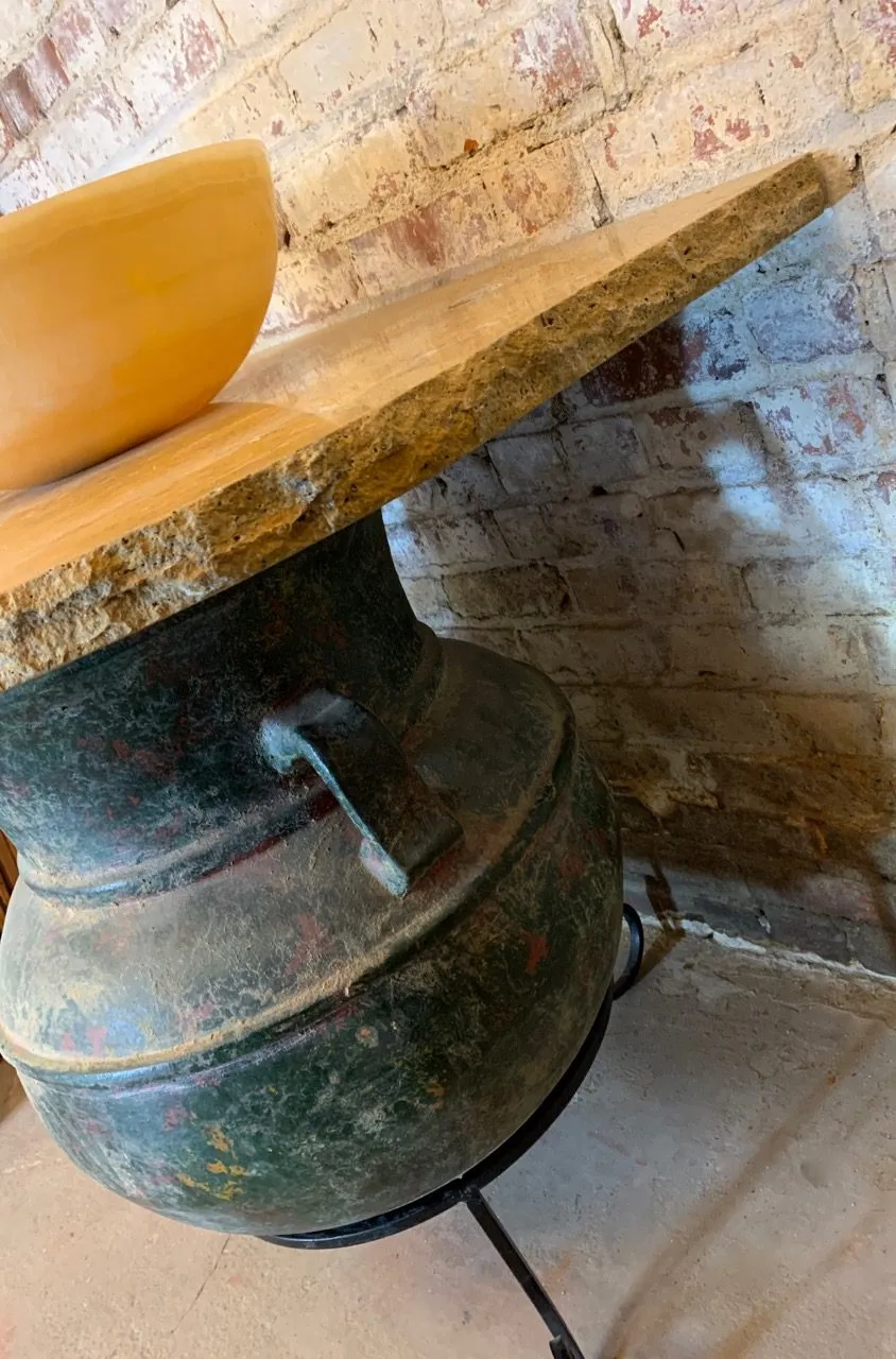 Vanity Custom, Ceramic Pot, Iron Stand, Stone Top